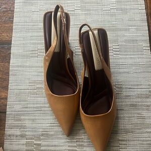 A new women formal shoes